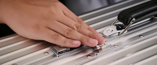 Common-Problems-with-Aluminum-Luggage-And-How-to-Fix-Them LYVOI